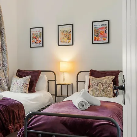 Coachmans - Period Holiday home